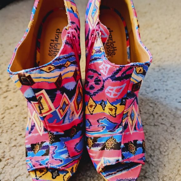 2 for 1 CHARLOTTE RUSSE AZTEC WEDGE BOOTIES - SZ 7 - Picture 4 of 16